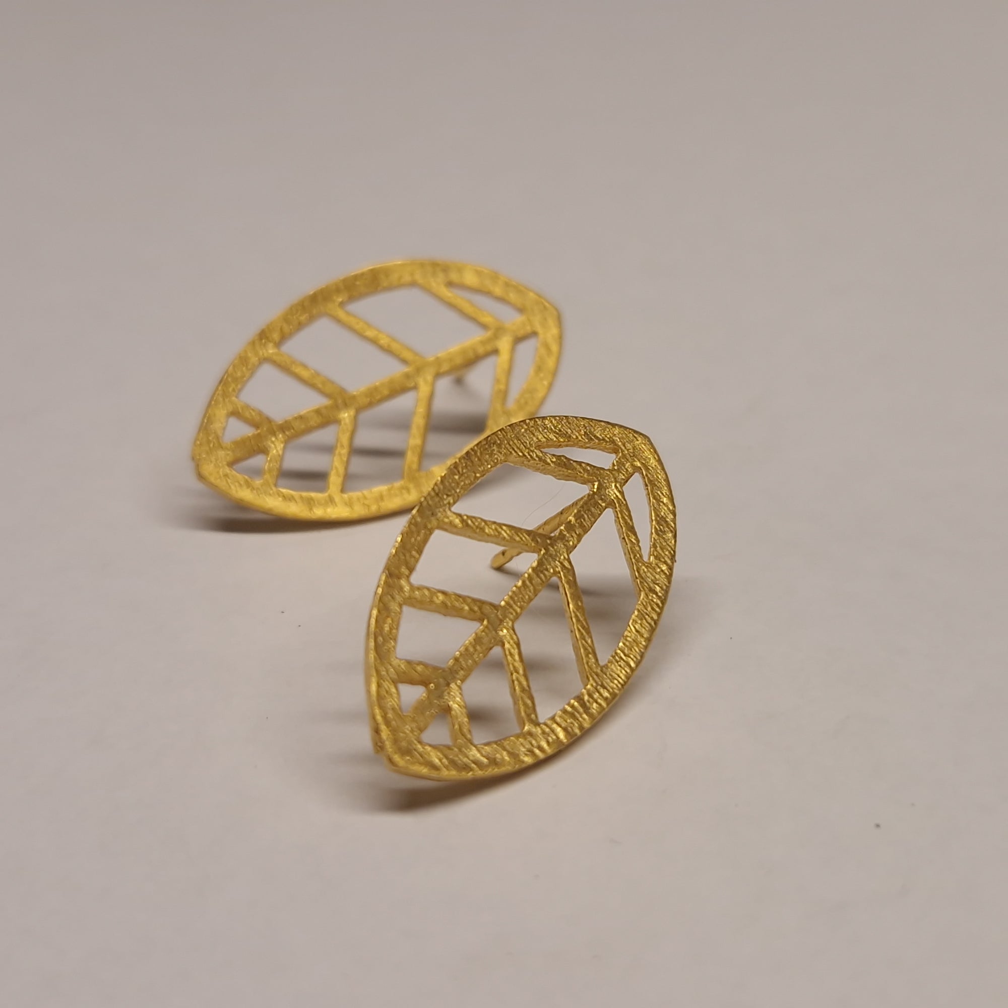 Gold «Leaf» stud earrings