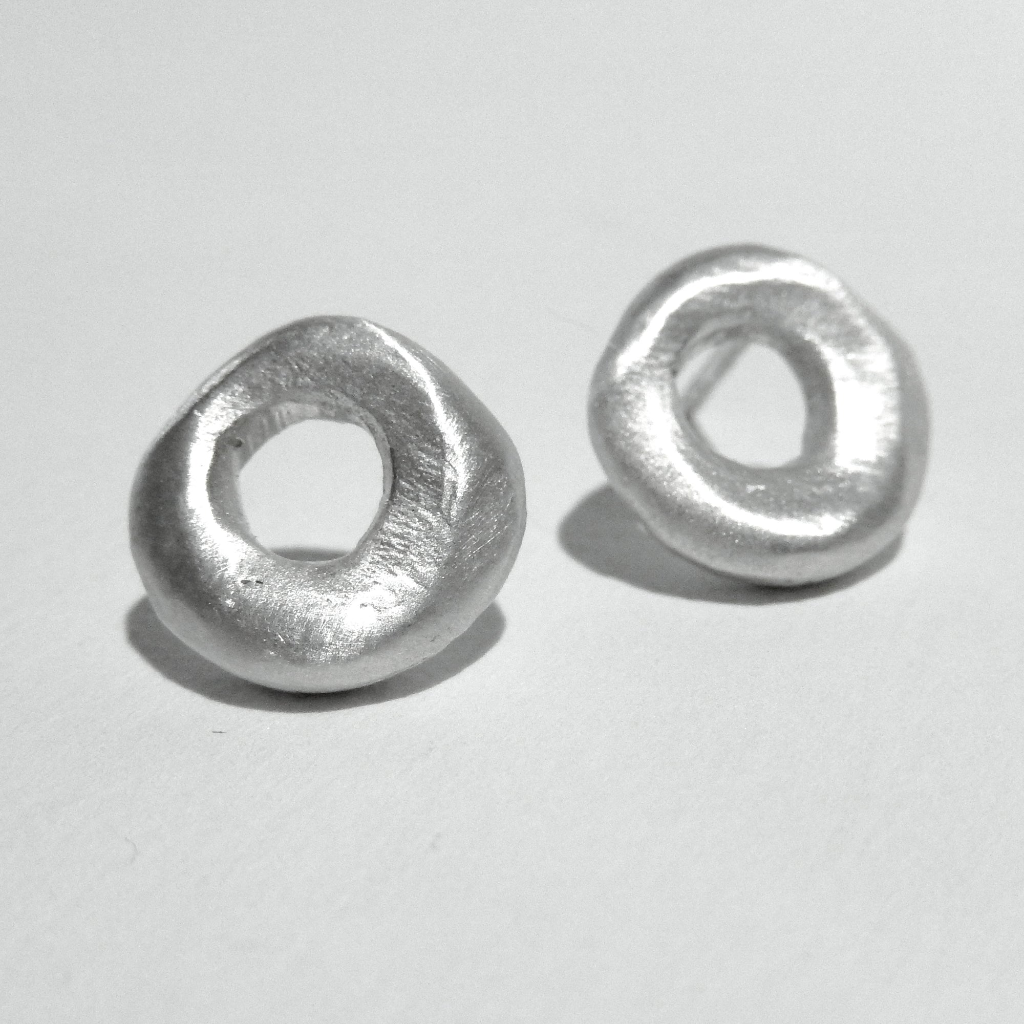 Small silver front facing hoops «Circle»