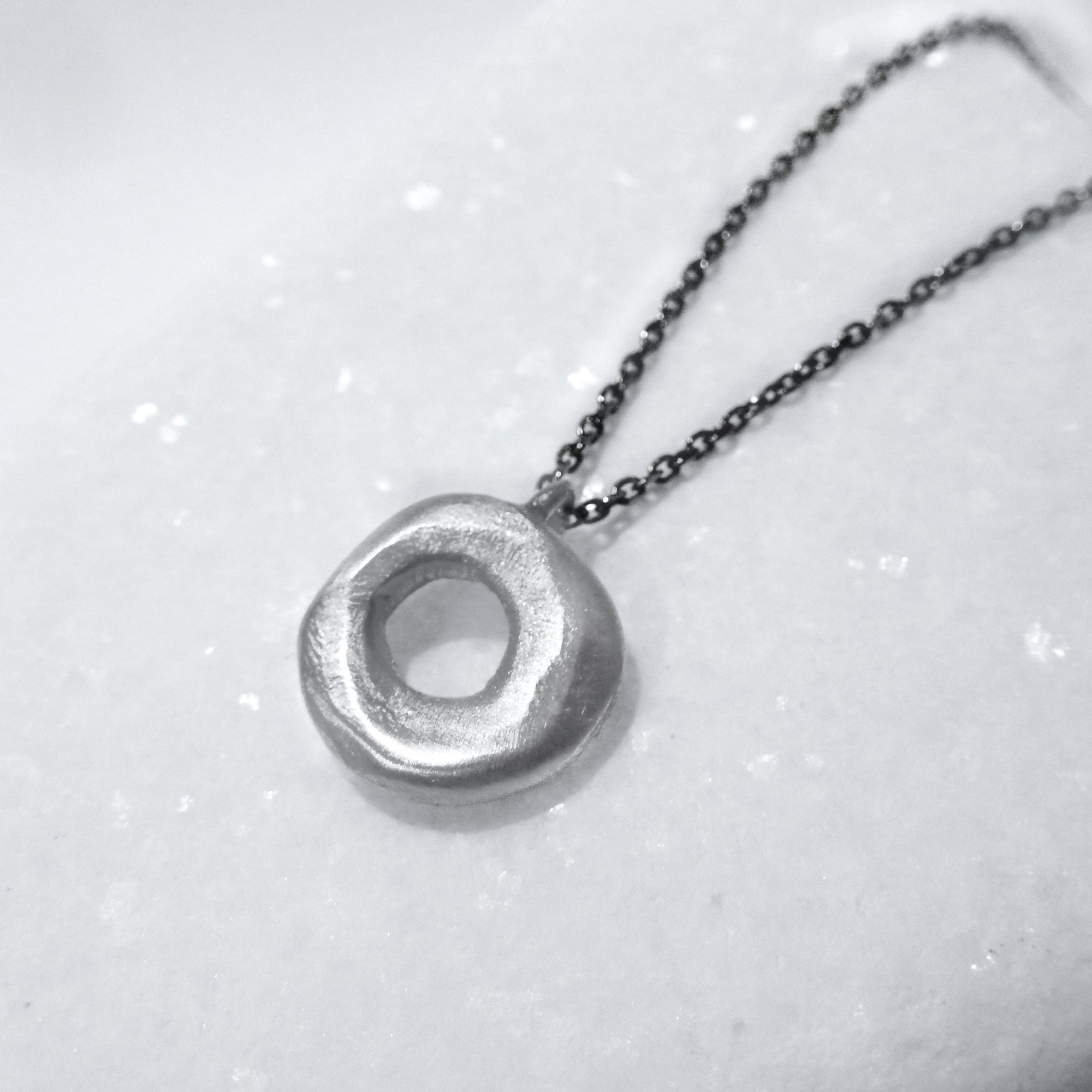 Small silver necklace «Circle»