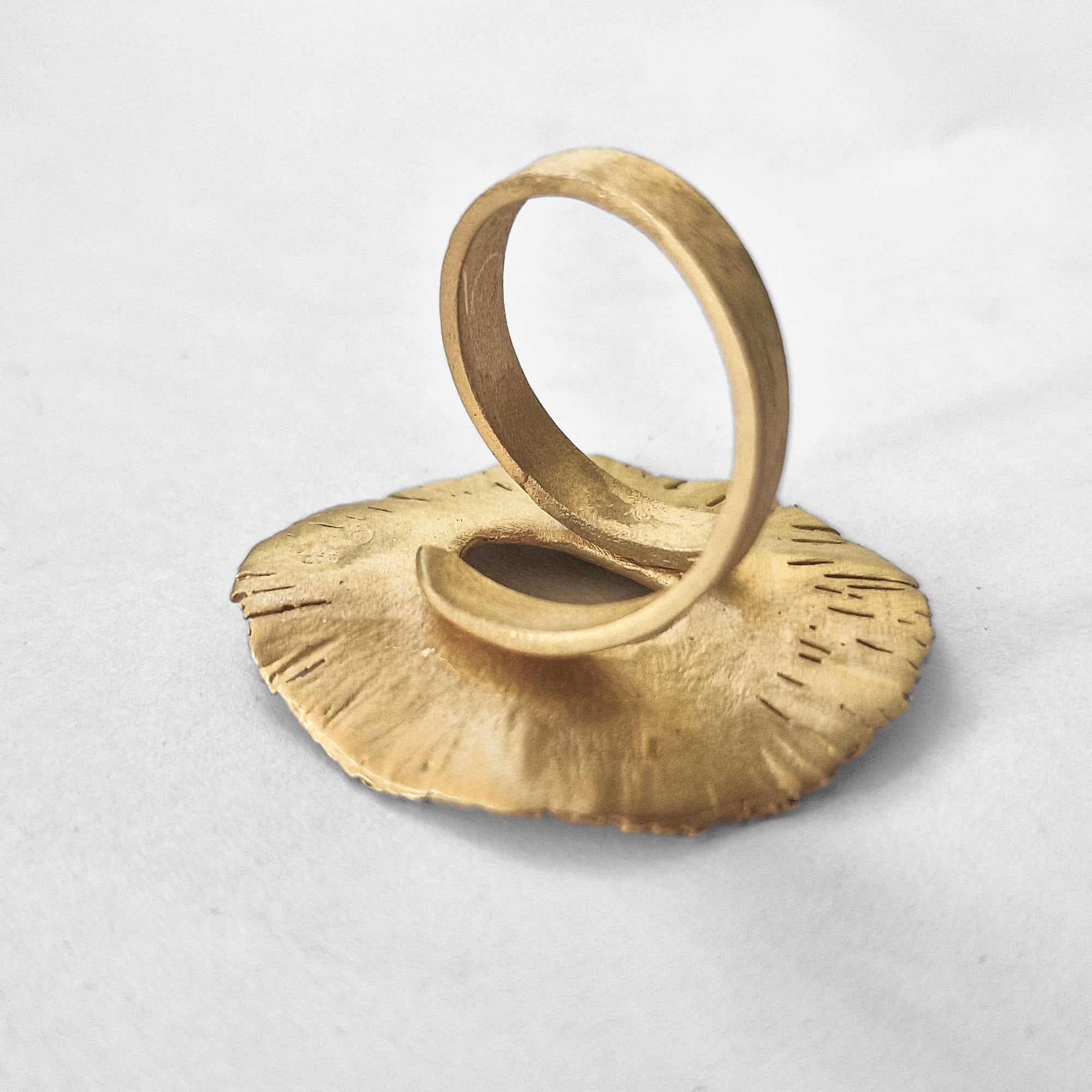 Gold «Flower» ring