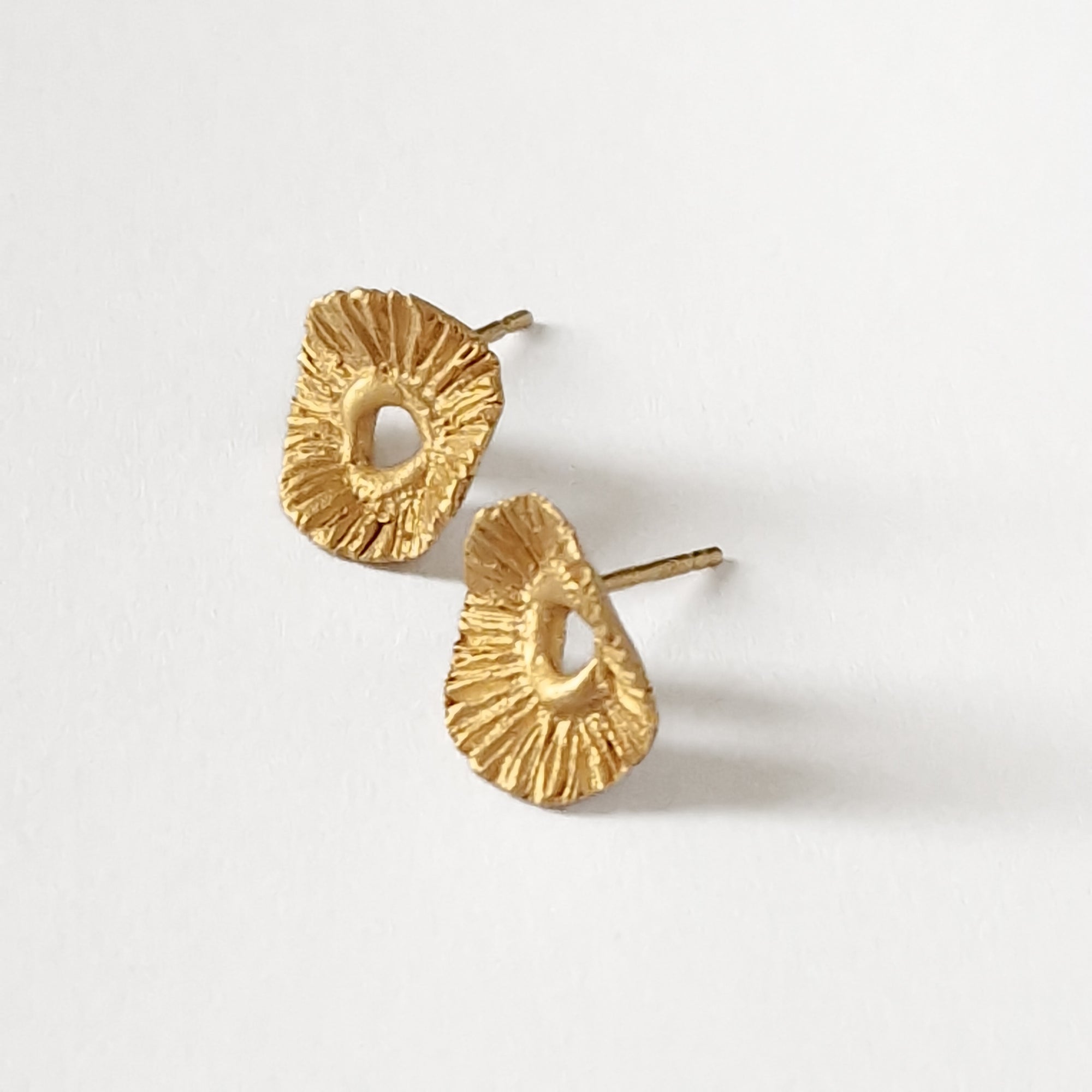 «Flower» stud earrings. Silver, gold plated earrings.