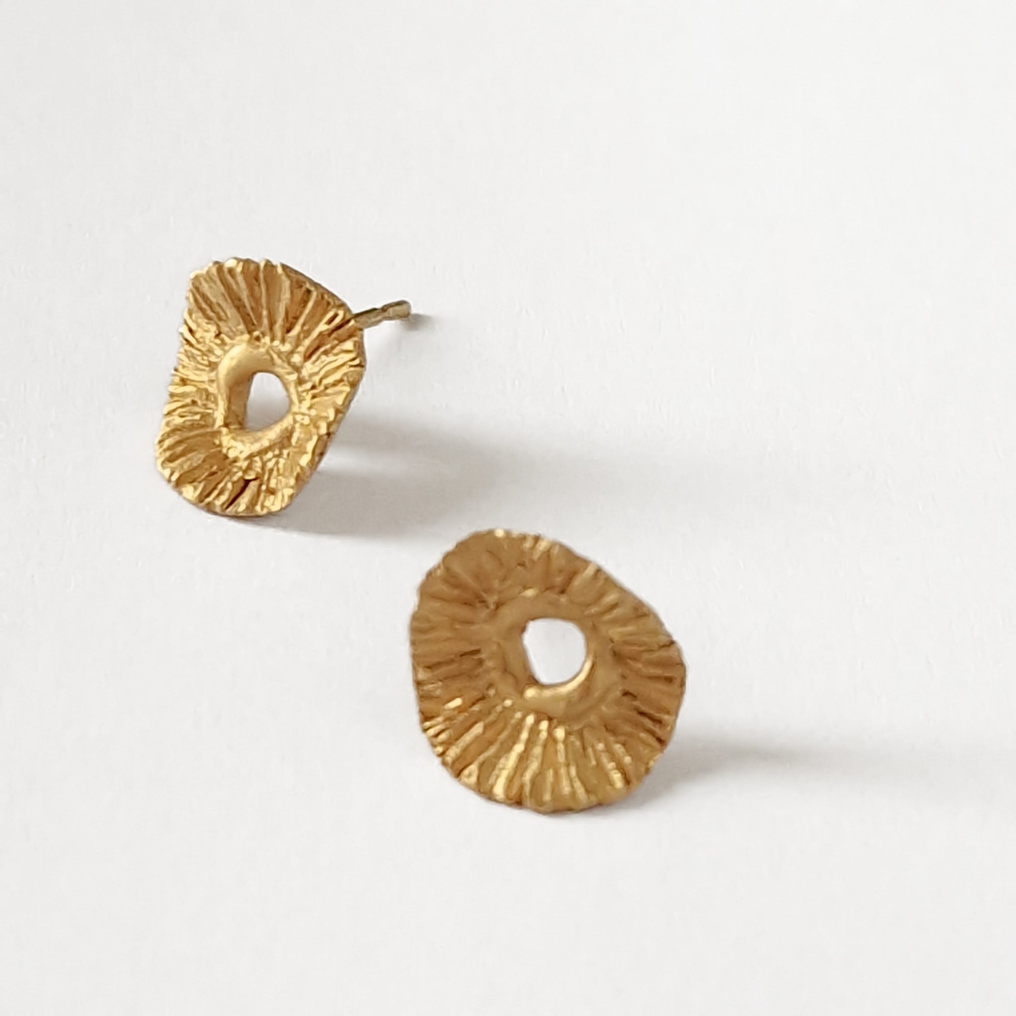 «Flower» stud earrings. Silver, gold plated earrings.