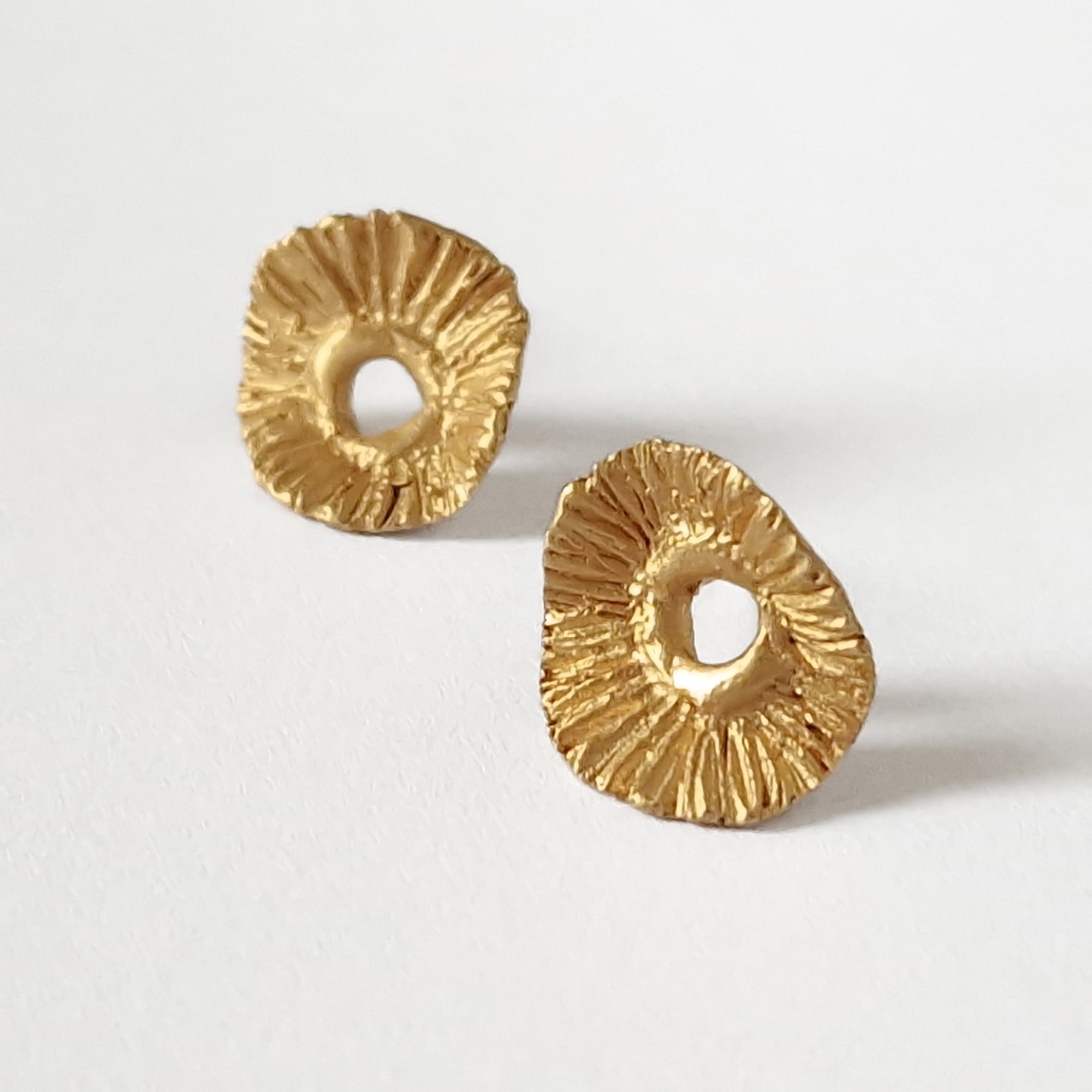 «Flower» stud earrings. Silver, gold plated earrings.