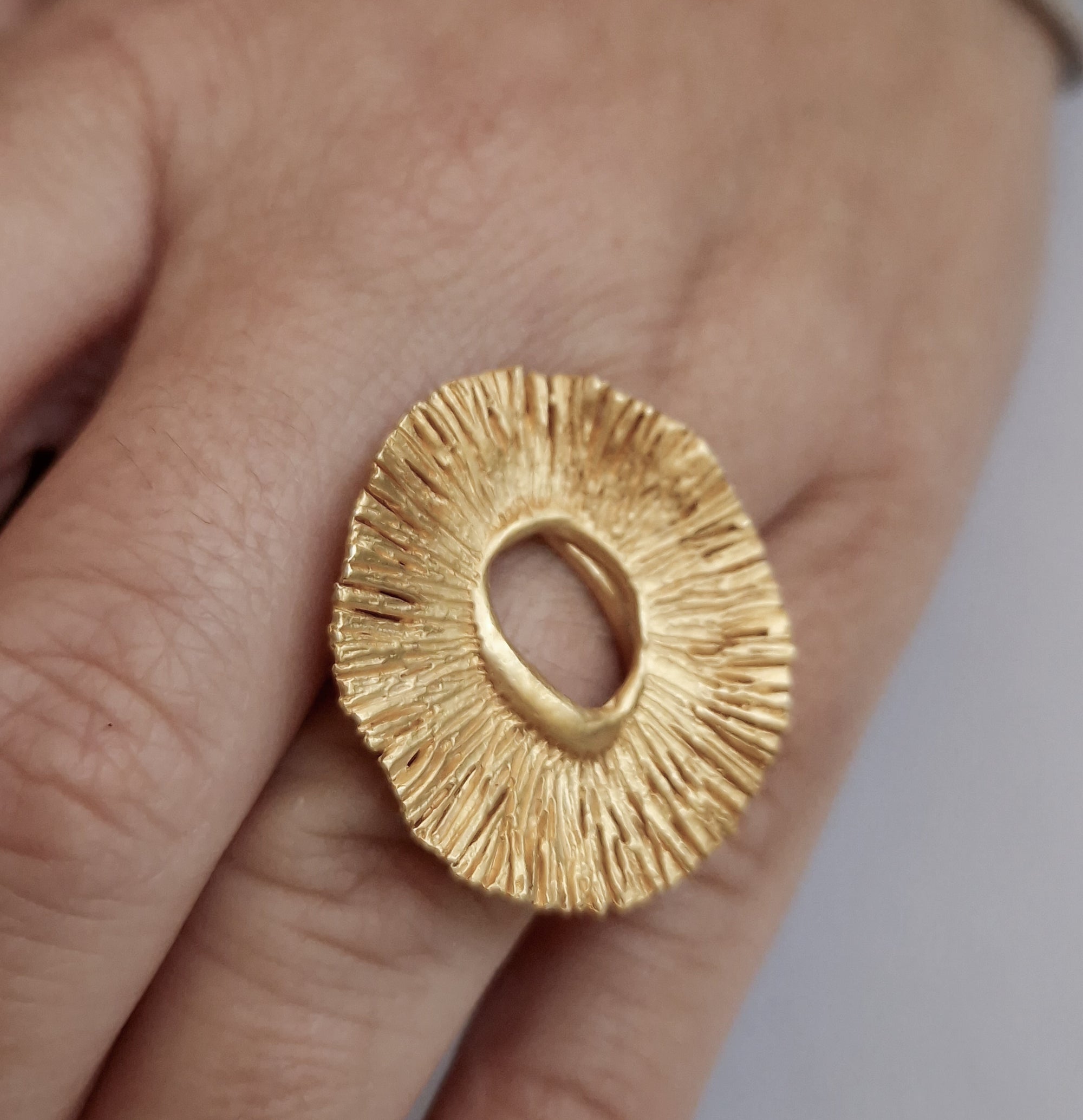 Gold «Flower» ring