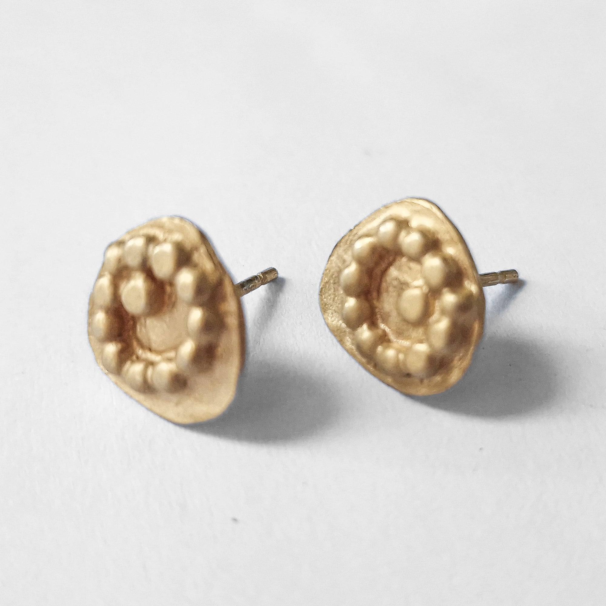 Gold stud earrings «Dots»