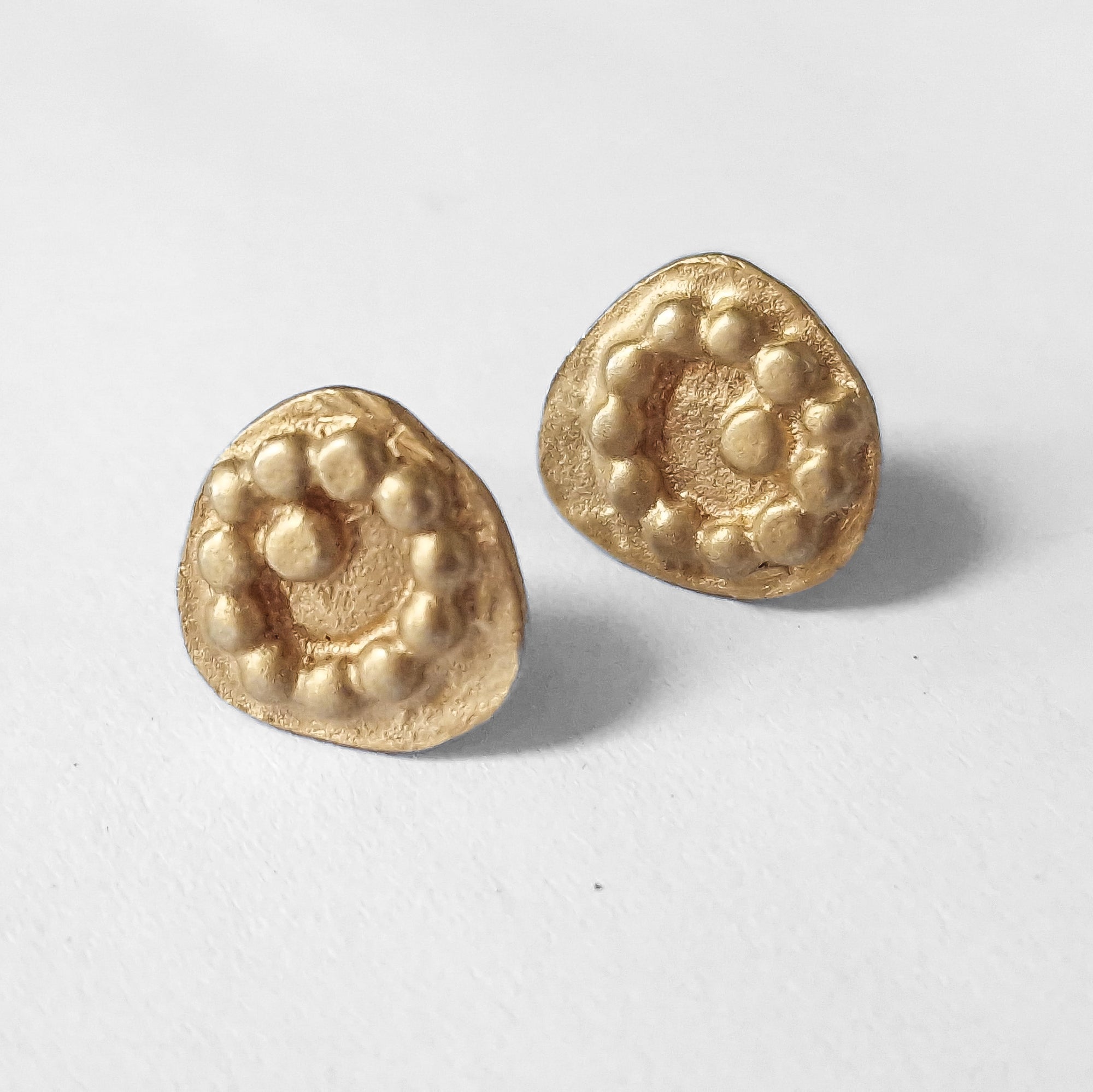 Gold stud earrings «Dots»