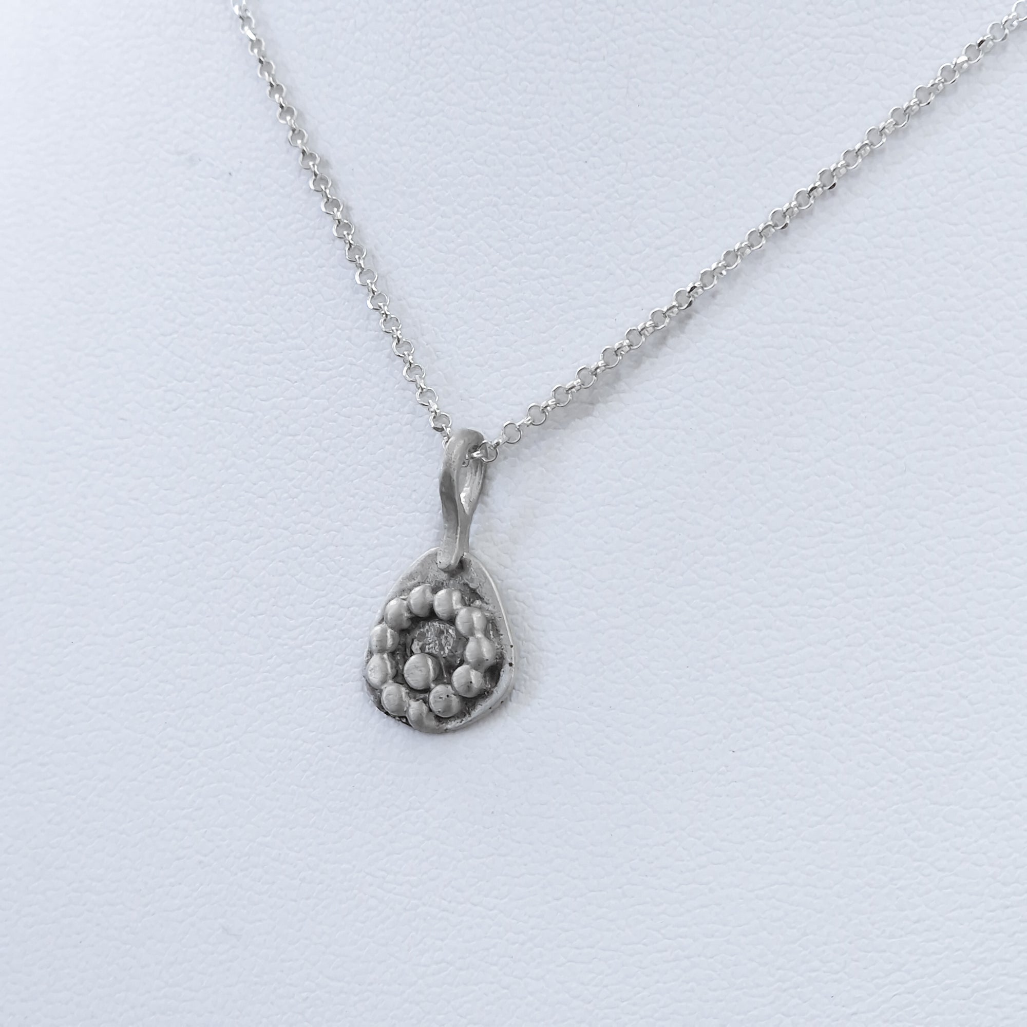 Small silver necklace «Dots»