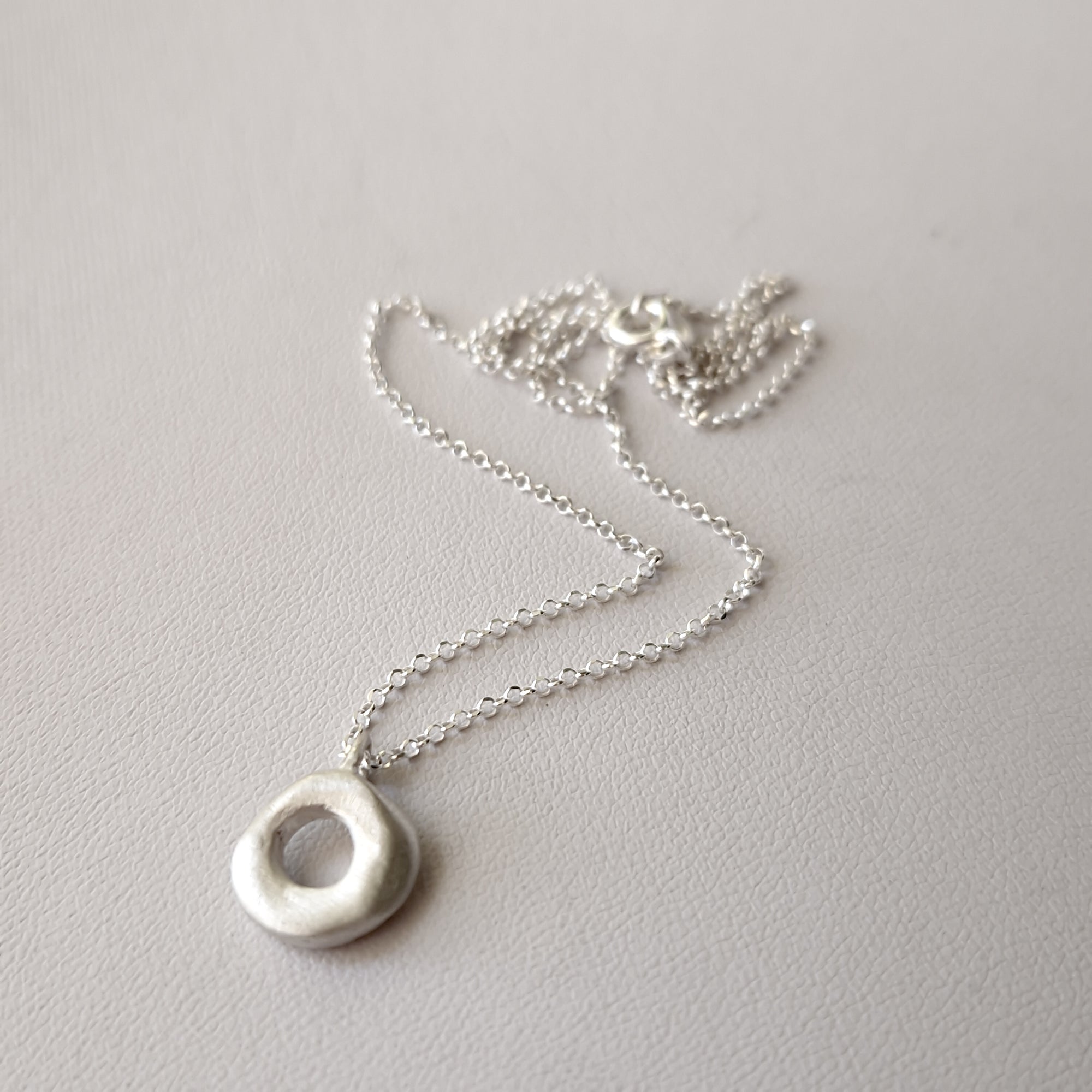 Small silver necklace «Circle»