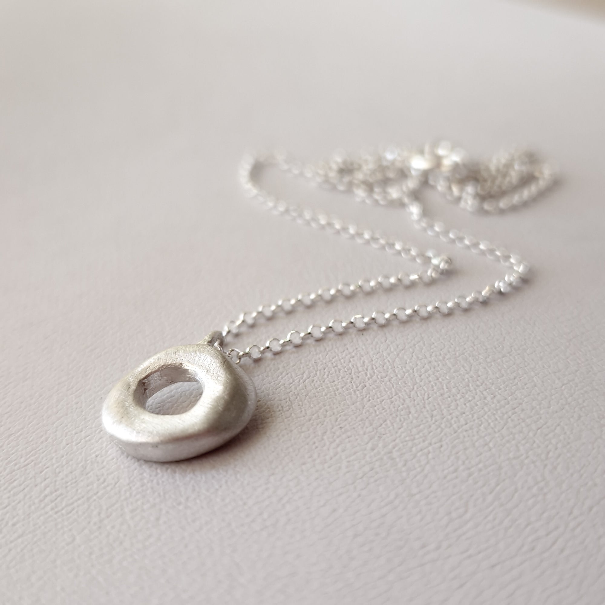 Small silver necklace «Circle»