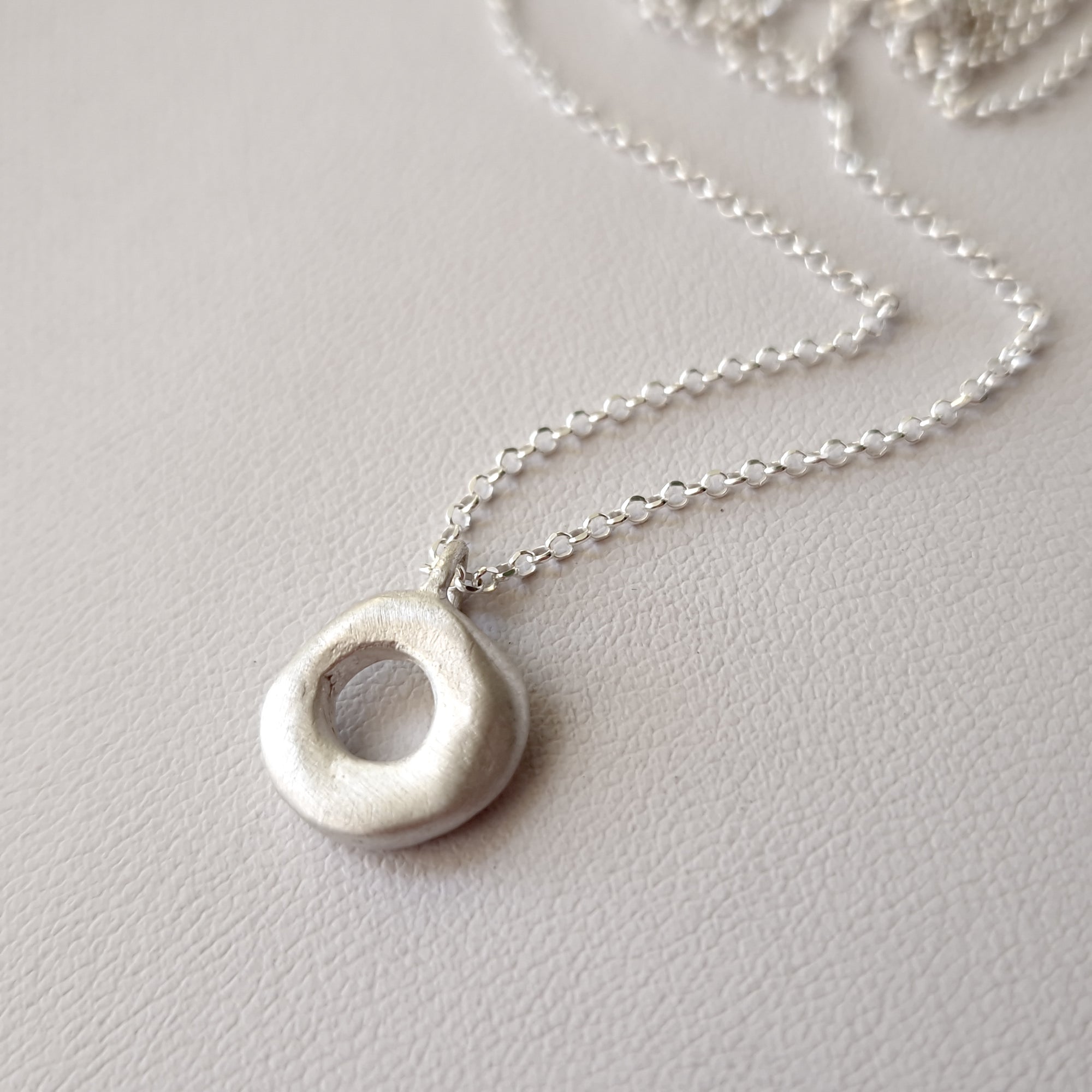 Small silver necklace «Circle»