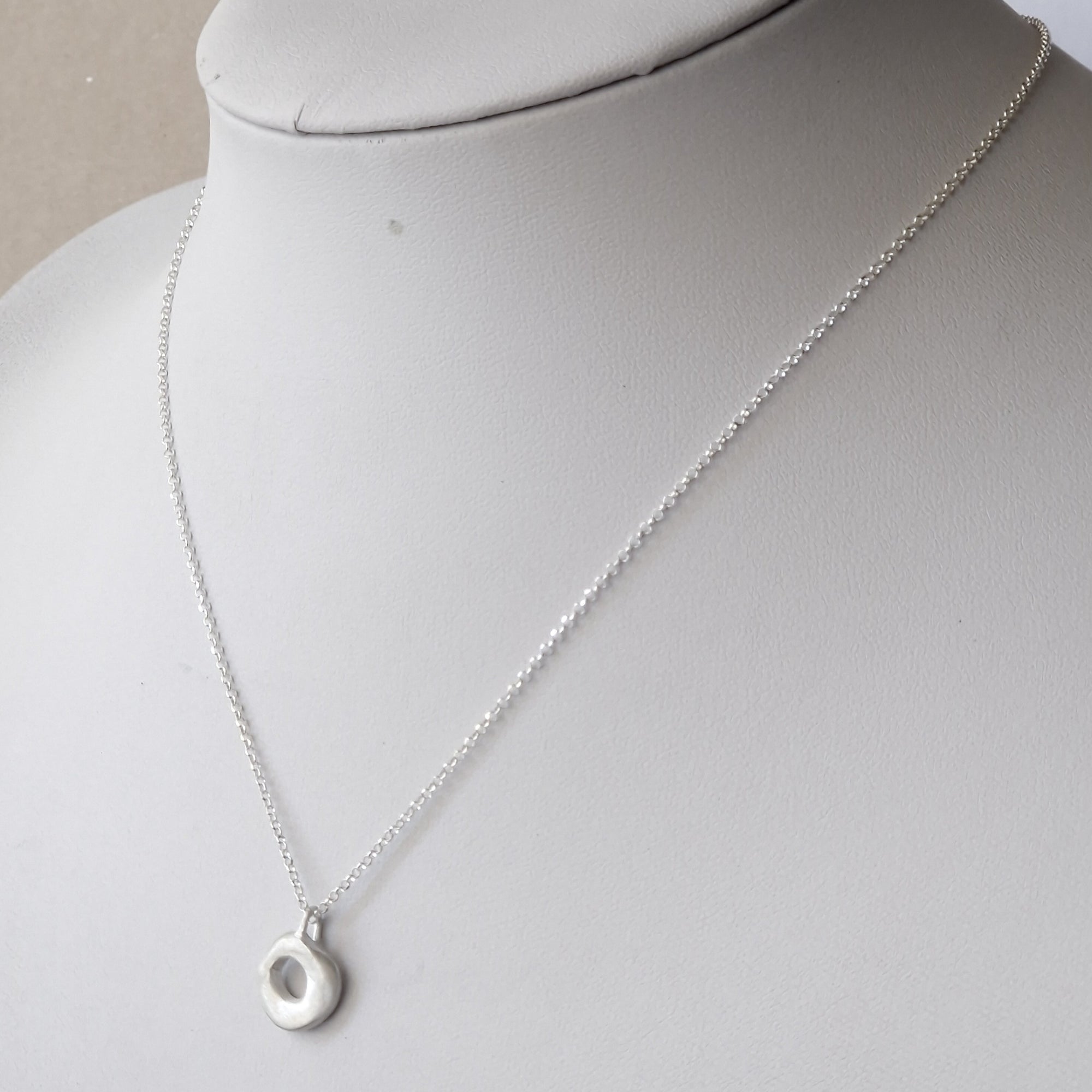 Small silver necklace «Circle»