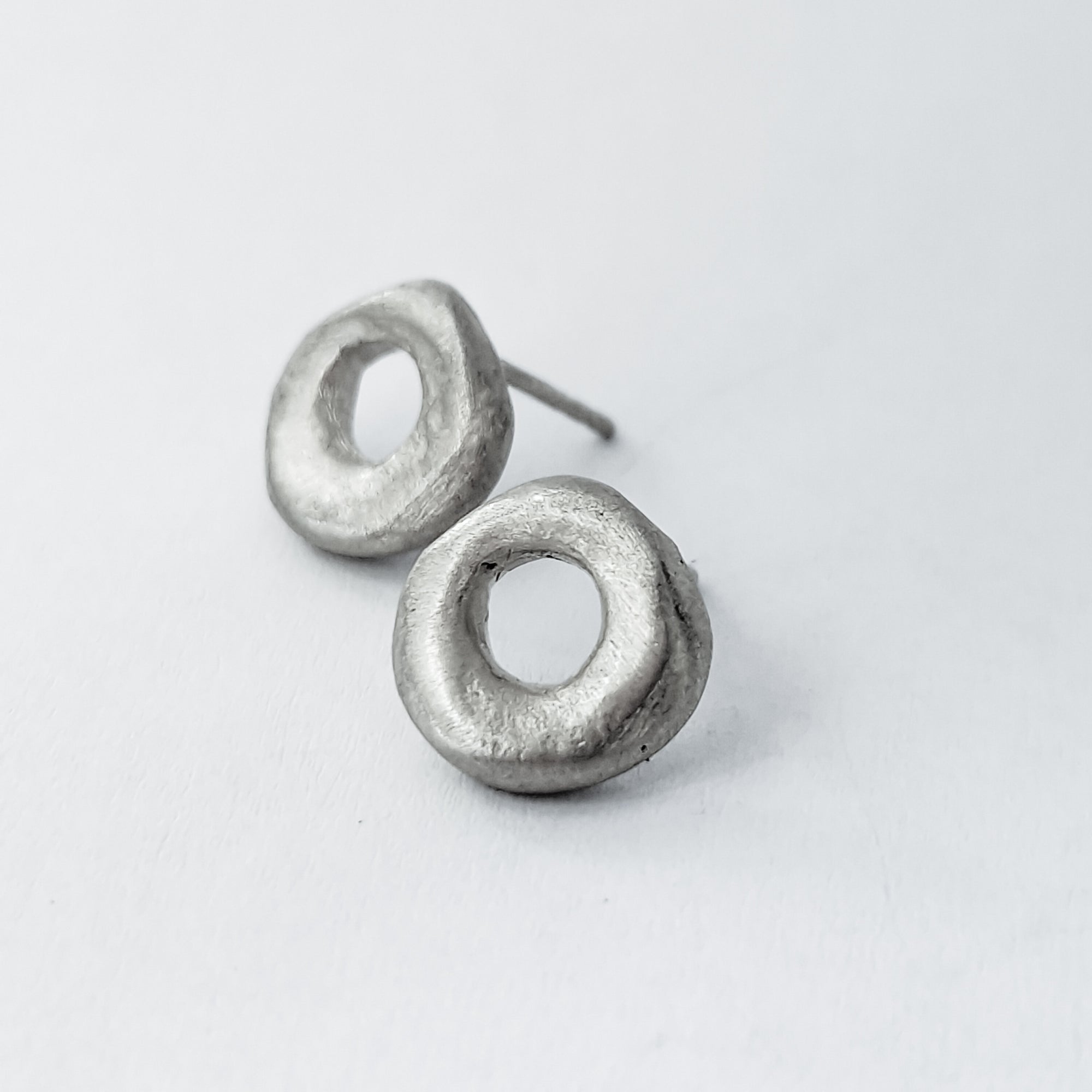 Small silver front facing hoops «Circle»