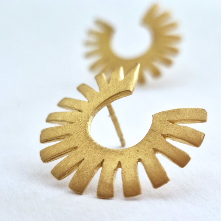 Gold geometric Sun stud earrings